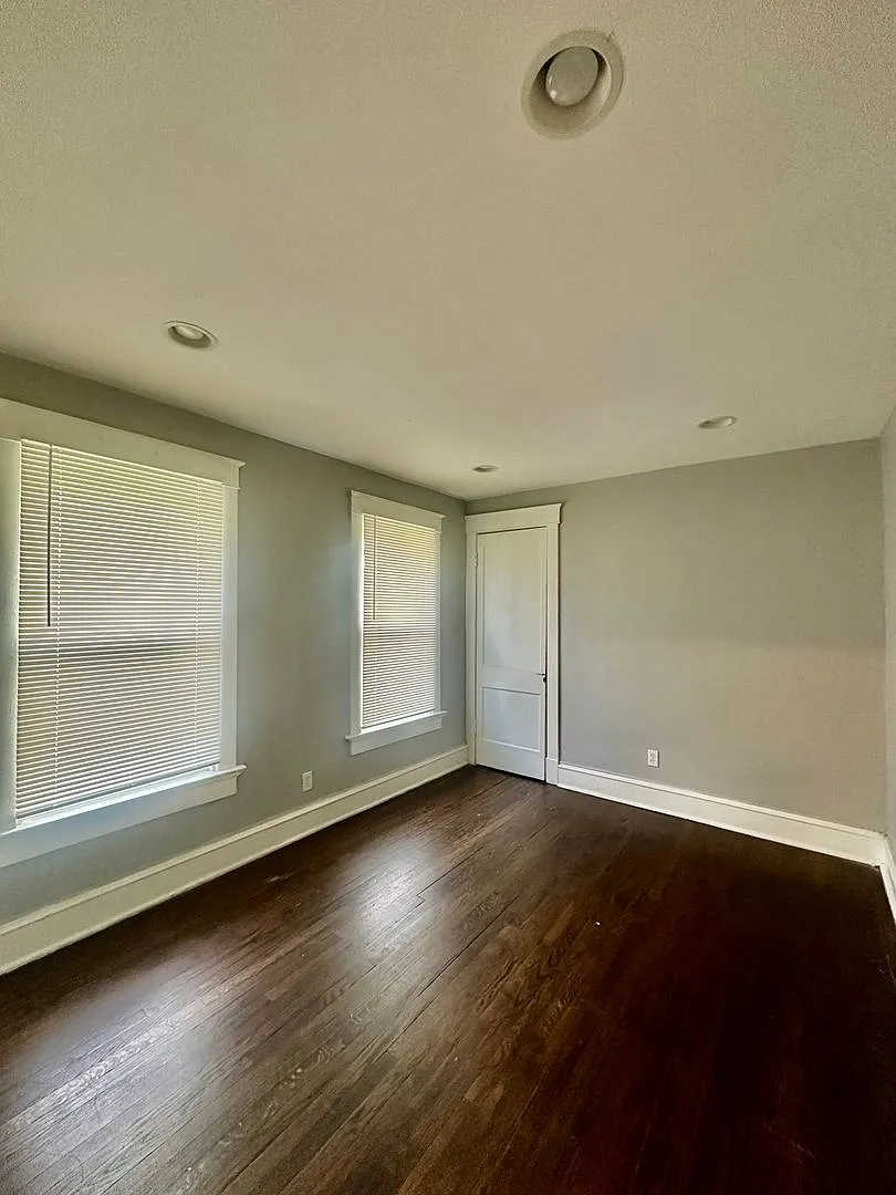 Northeast 2 Bedroom Home For Rent — Photo 4