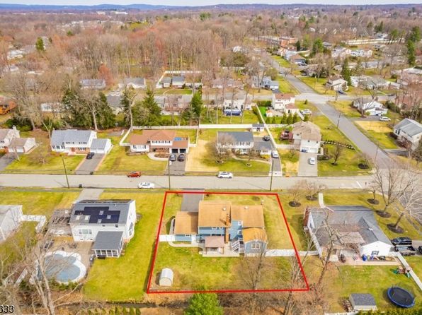 12 Ellis Rd, West Caldwell Twp., NJ 07006
