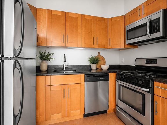 4th image of 202 Withers St APT 3