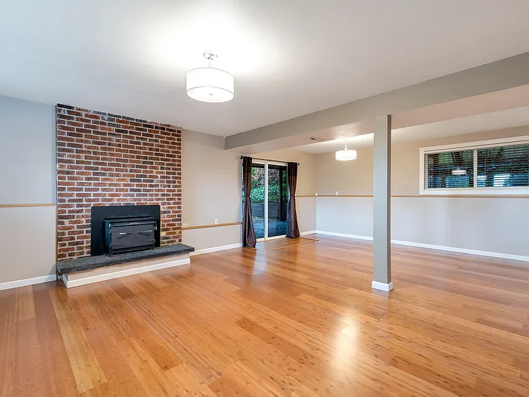 1534 5th Pl — Photo 7