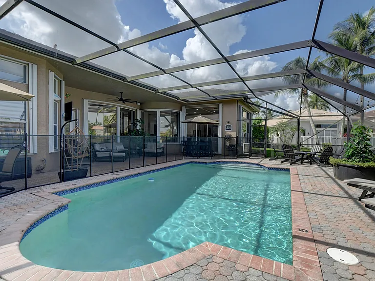 19211 N Creekshore Ct — Photo 57