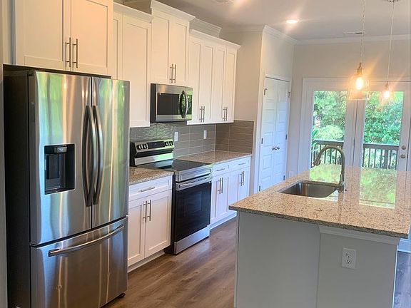 4th image of 600 Amarante Cir
