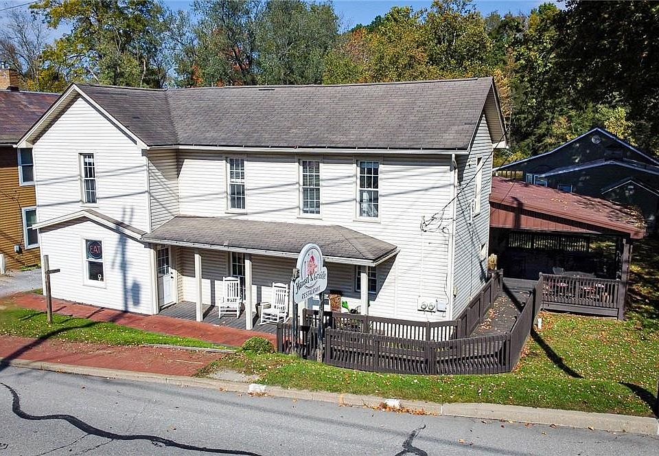 1st image of 300 Main St