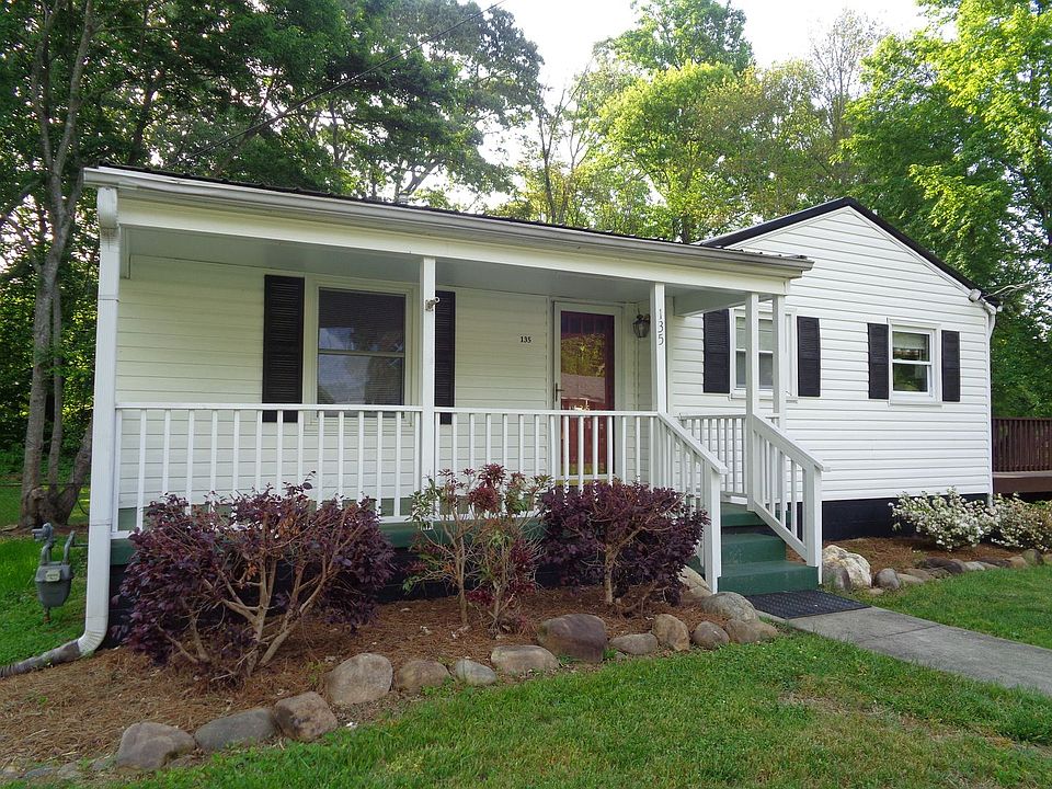 1st image of 135 Lindbergh St