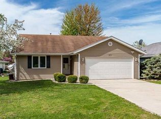 1016 Candlewick Dr NE, Poplar Grove, IL 61065