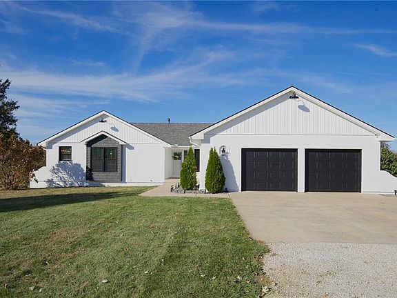 5th image of 29686 W 274th St