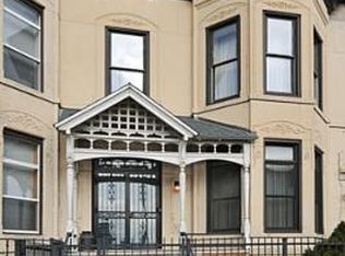 2216 W Warren Blvd, Chicago, IL 60612