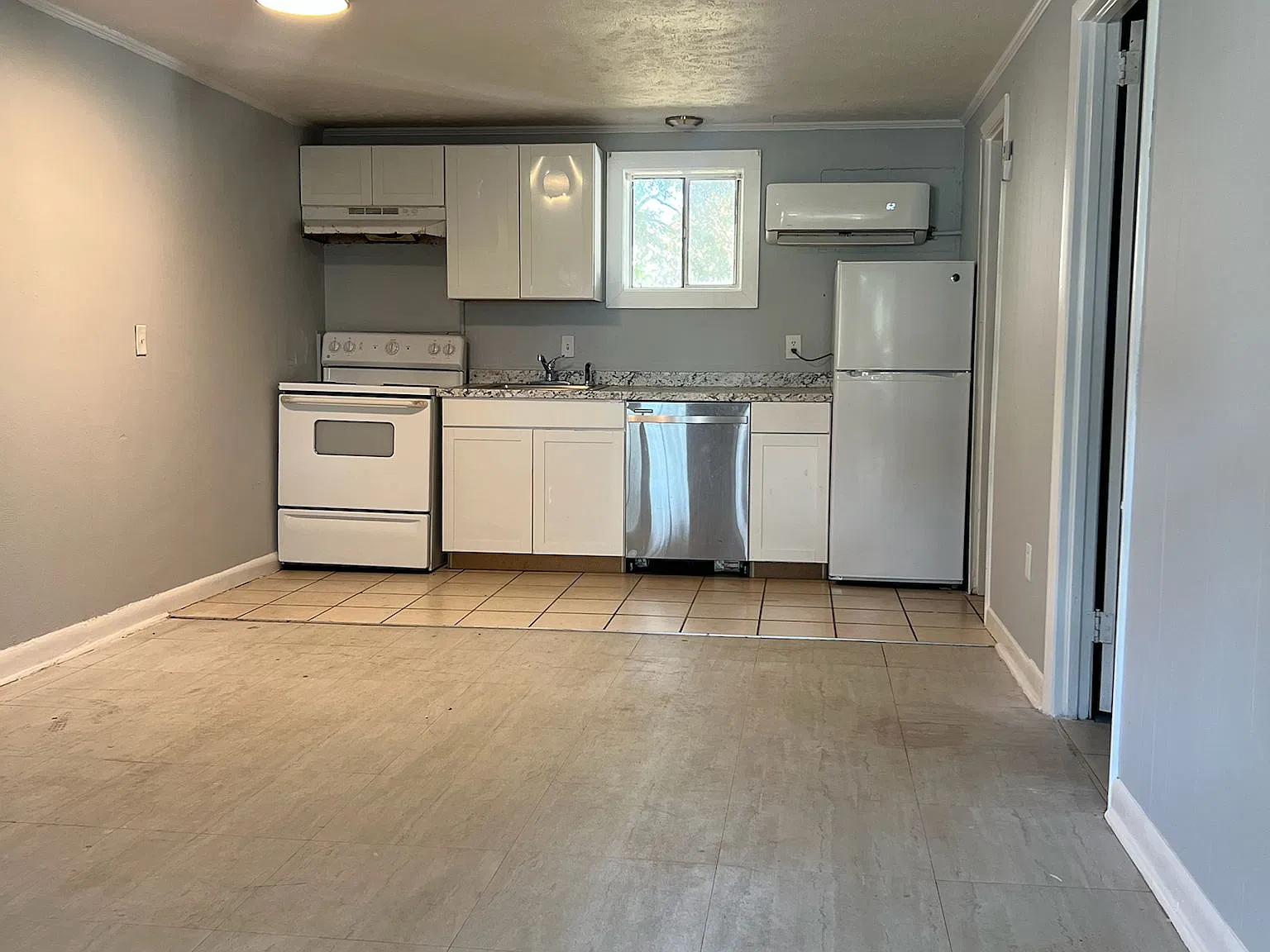 1 bed, 750 sqft, $1,200 — Photo 2