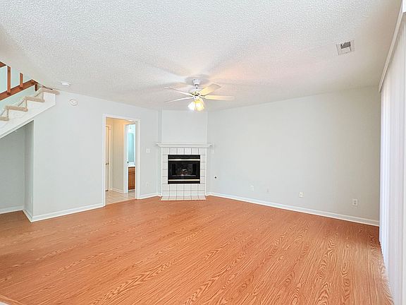 4th image of 110 Amelia Ct
