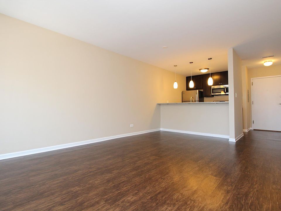1st image of 1717 N Dayton St APT 202