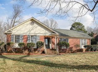 1241 Foxhall Dr, Winston Salem, NC 27106