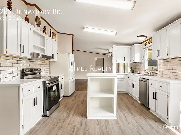 6209 Dunwoody Rd — Photo 3