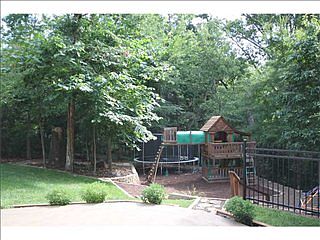 2nd image of 8 Dogwood Cir