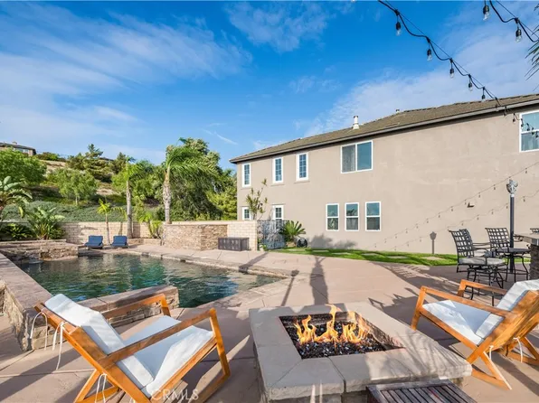 18458 Lakepointe Dr, Riverside, CA 92503