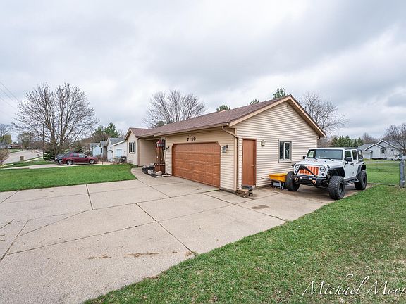3rd image of 7130 28th Ave