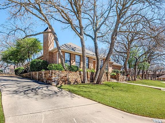 2nd image of 204 Pebble Beach Dr