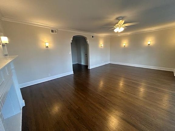 3rd image of 7372 N Winchester Ave Floor 3