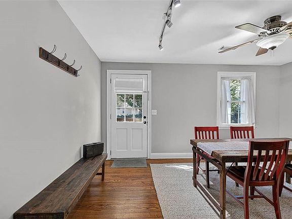 4th image of 7 Stewart Ave