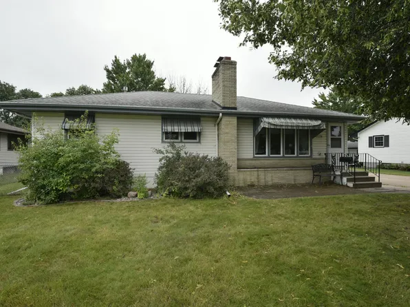 7236 Grimes Ave N, Brooklyn Center, MN 55429