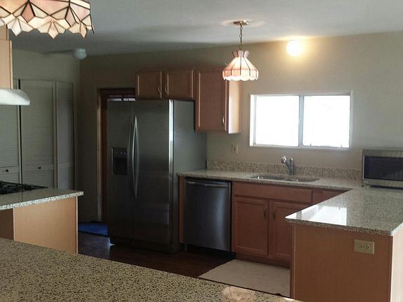 5th image of 210 W Matterhorn St