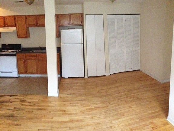 5th image of 2122 N Richmond St