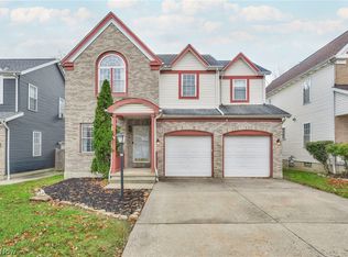 16204 Sunny Glen Ave, Cleveland, OH 44128
