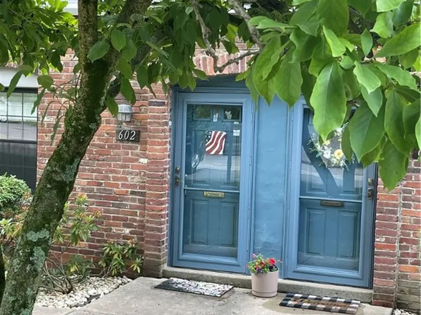 602 Carriage Cir, Pittsburgh, PA 15205