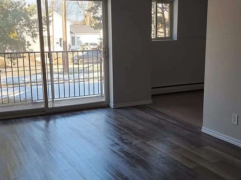 185 Durand St — Photo 10