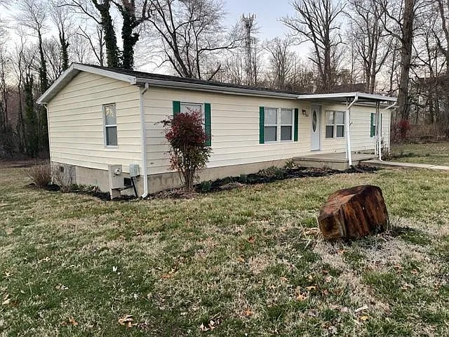 3 bed, 1344 sqft, $2,300 — Photo 2