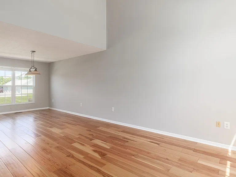 6342 Downwing Ln — Photo 16