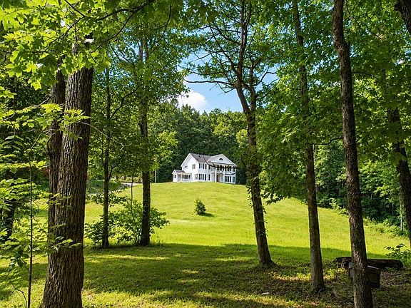2nd image of 480 Mountain Oak Trl