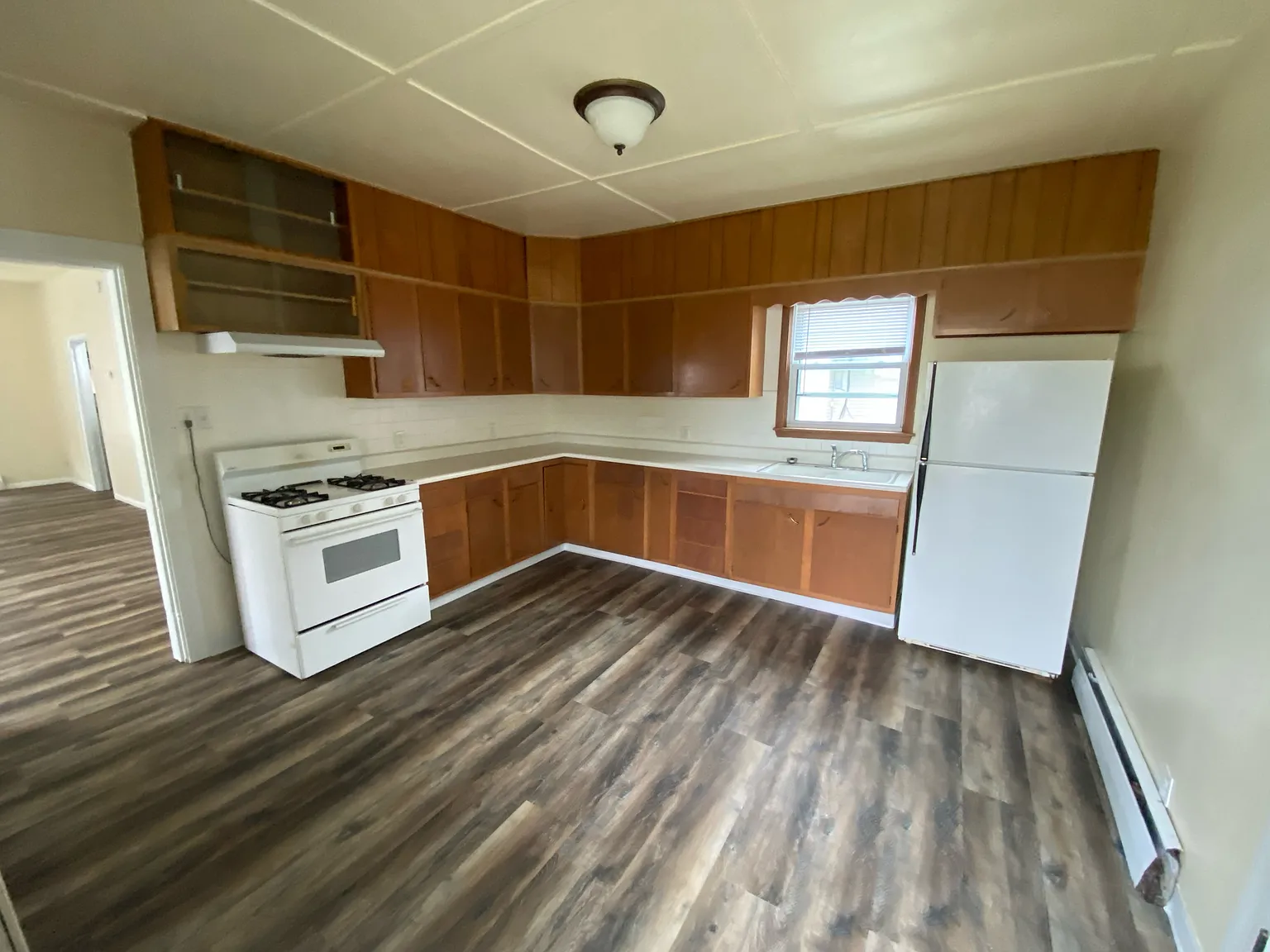 4 bed, 2000 sqft, $1,600 — Photo 2