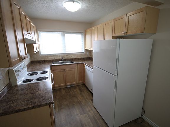 3rd image of 4030 Glacier Ave S