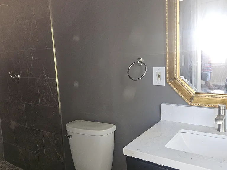 1460 S Holt Ave — Photo 20