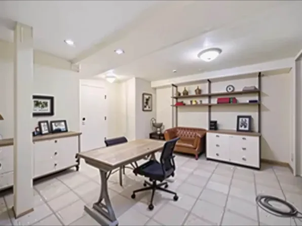 571 Macdonough Street image 18 of 25