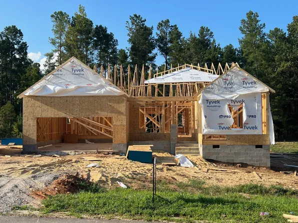 77 Split Rock Way, Zebulon, NC 27597