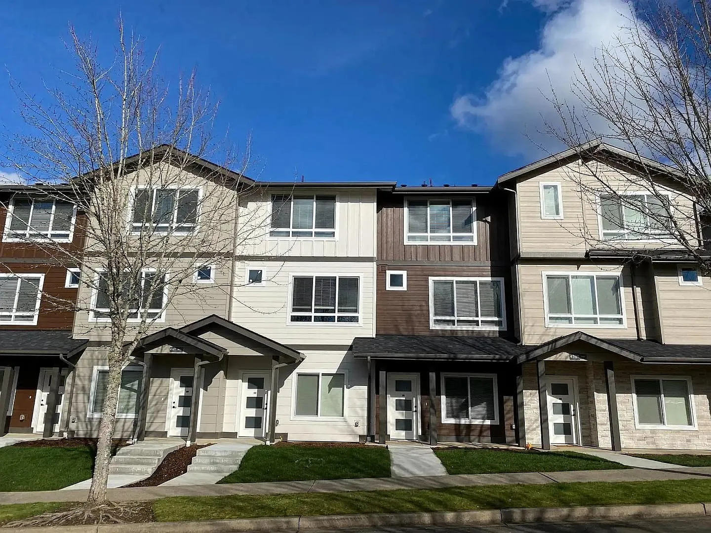 3704 Wardell LN SE — Photo 2