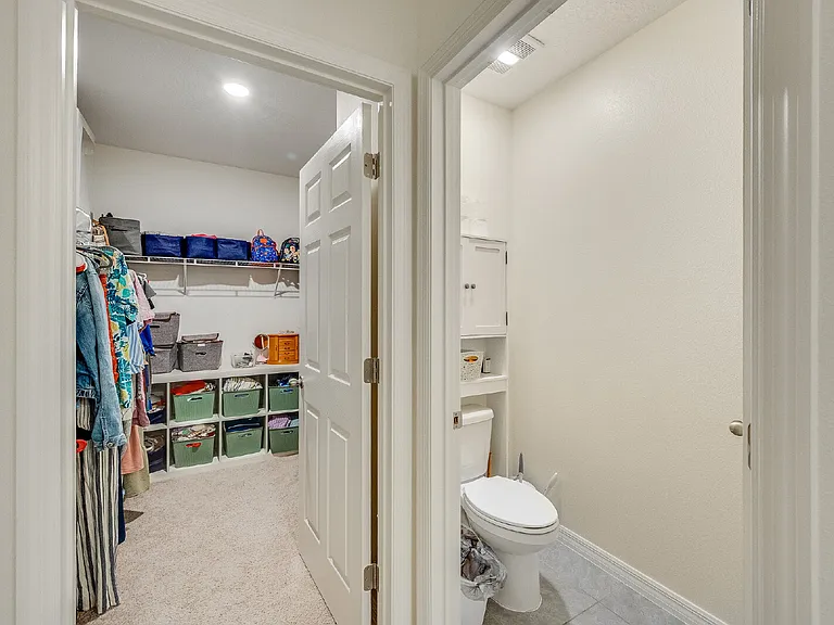 1075 Trinity St — Photo 25