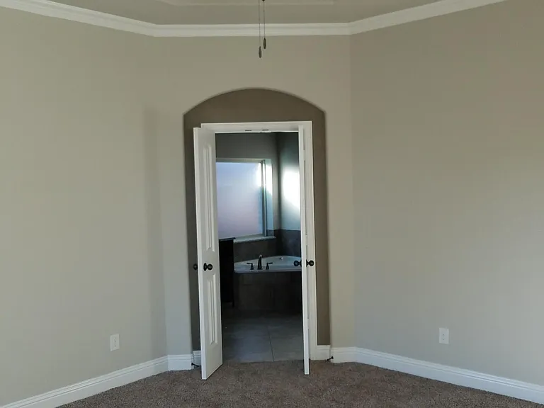 1806 Avenue E — Photo 9