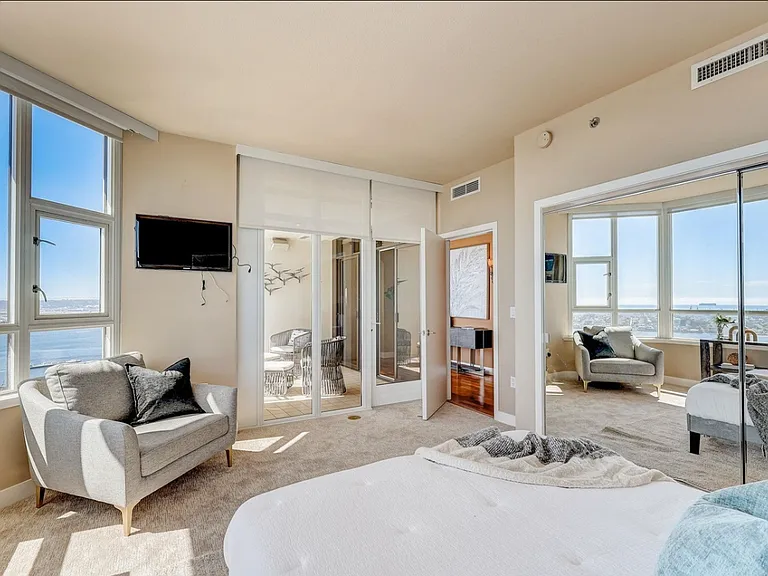 700 W Harbor Dr W #2902 — Photo 35