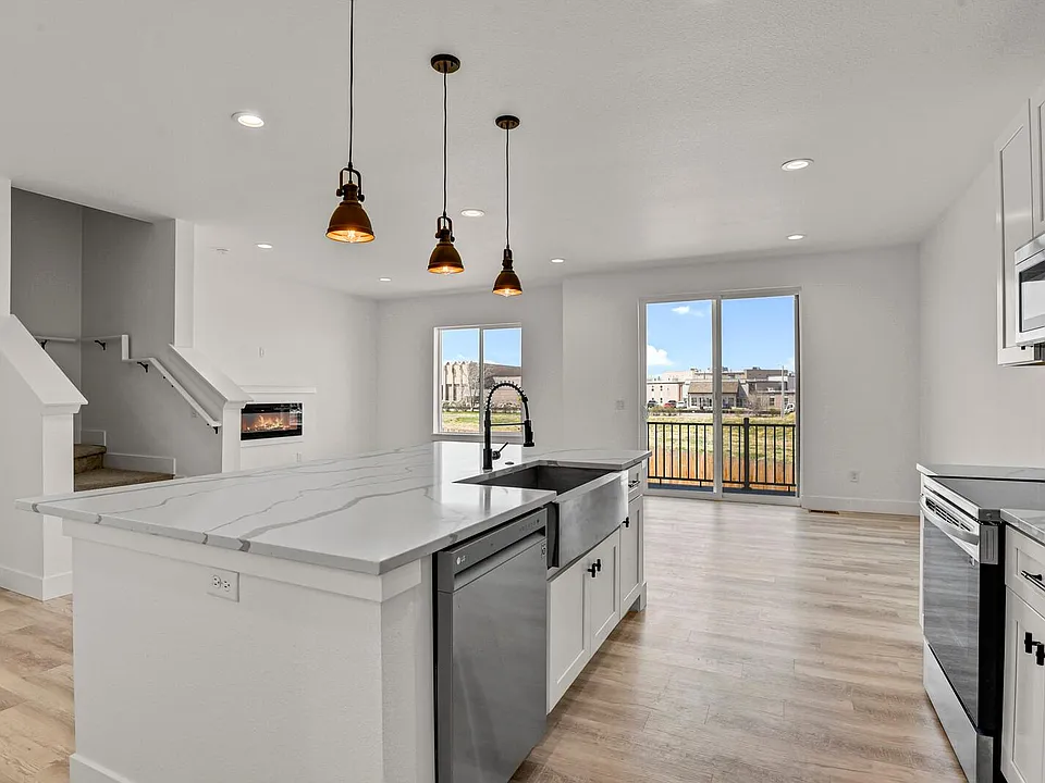 9659 E Idaho Pl