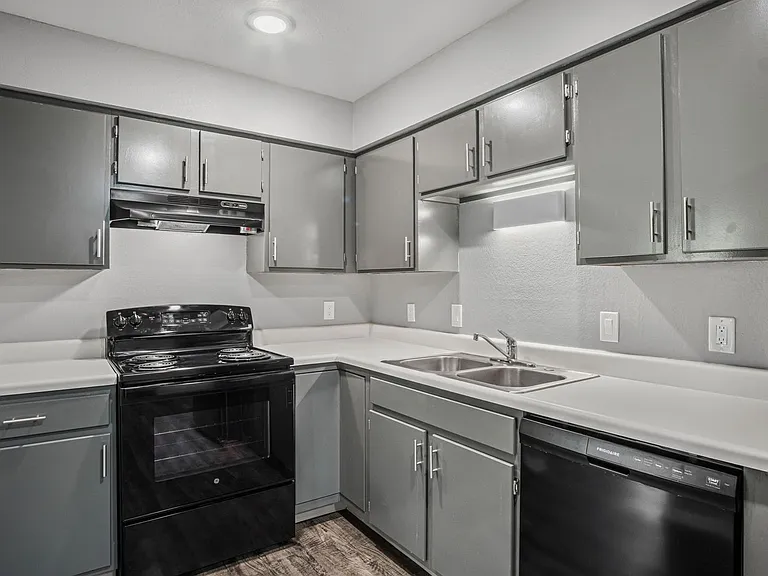 Peachtree Place — Photo 10