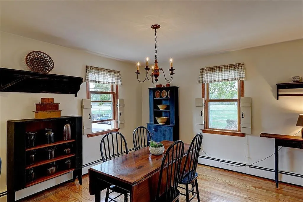 4 bed, 2.5 bath, 2253 sqft, $3,795 — Photo 4