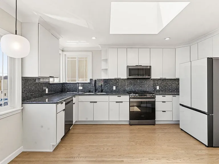 290 Holyoke St — Photo 20