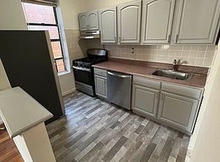 3456 33rd St APT 3, Astoria, NY 11106