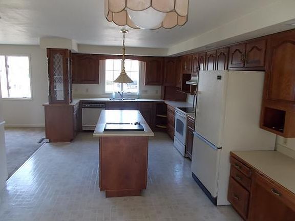 4th image of 14 Griffin Dr