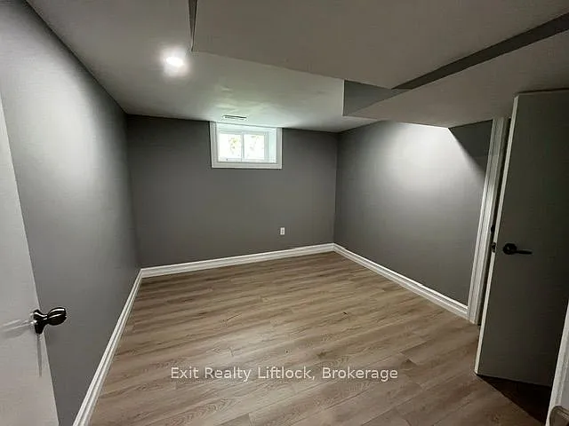 303 Caddy St — Photo 9