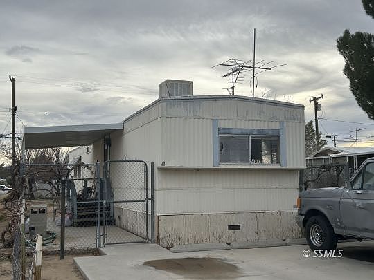 1st image of 801 W Bennett St