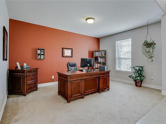 5th image of 589 Elm Creek Dr