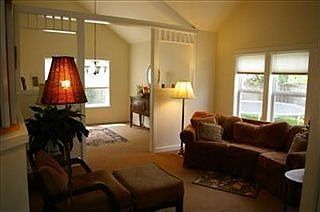 5th image of 2519 Huber Ln NE